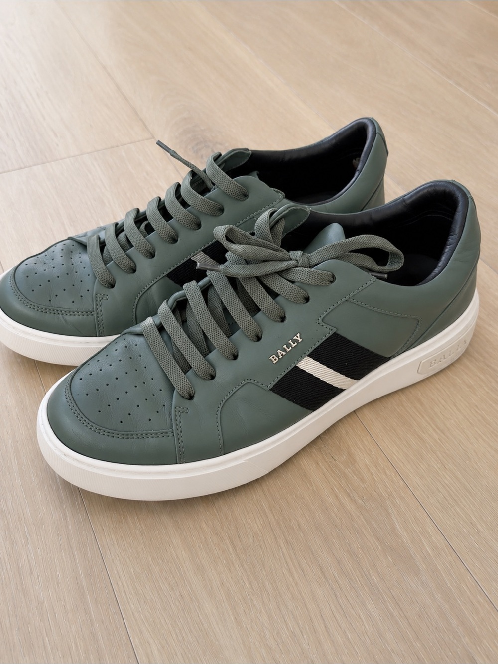 Bally Green Leather Low-Top Sneakers with Black & Cream Stripes